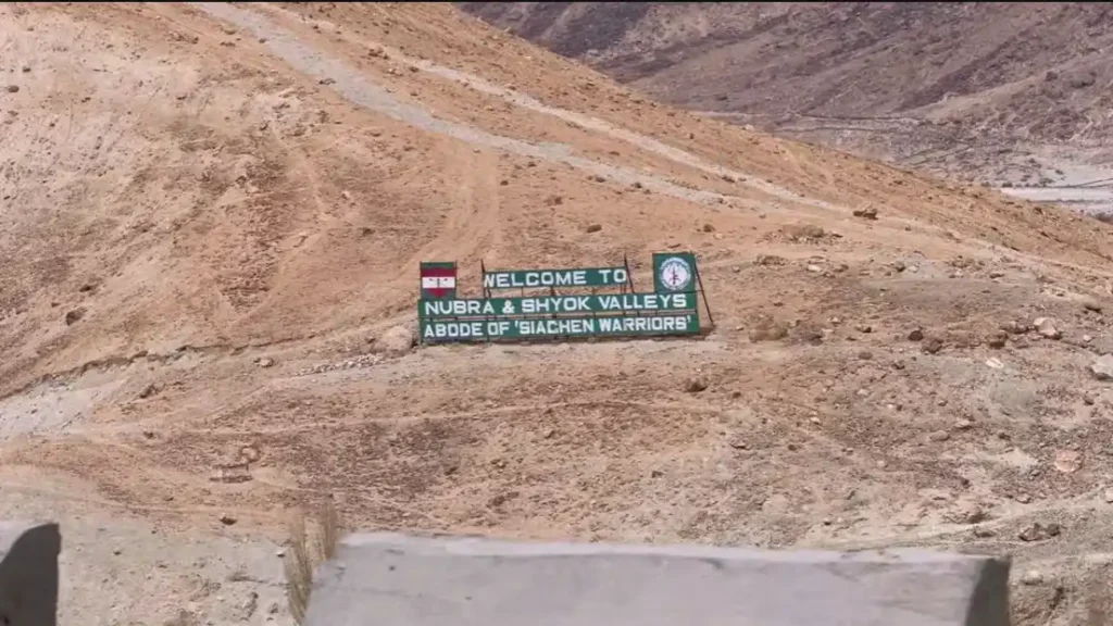 Leh to Nubra valley taxi service
